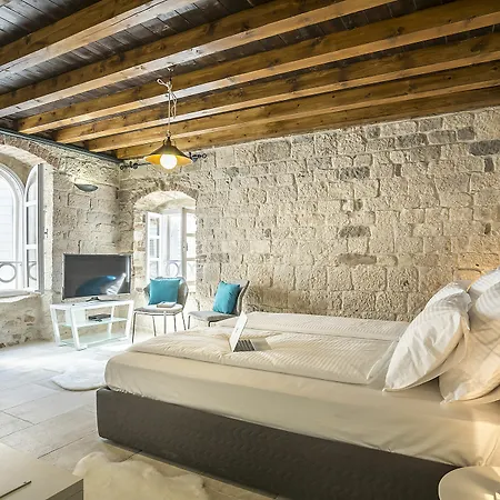 Oda ve Kahvaltı Bella Notte Di 4*